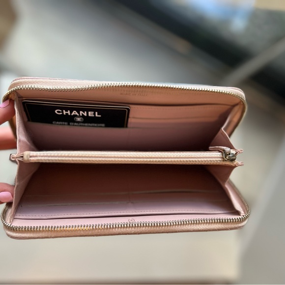 Chanel Pink Lambskin with white crisscross embroidery wallet - Picture 6 of 6